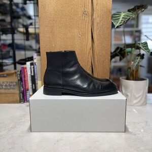 Donald J Pliner Black Boots (Size 9.5)
